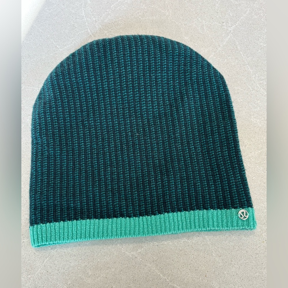 Lululemon On The Go Toque Dark Fuel Heathered Teal Menthol Reversible Beanie